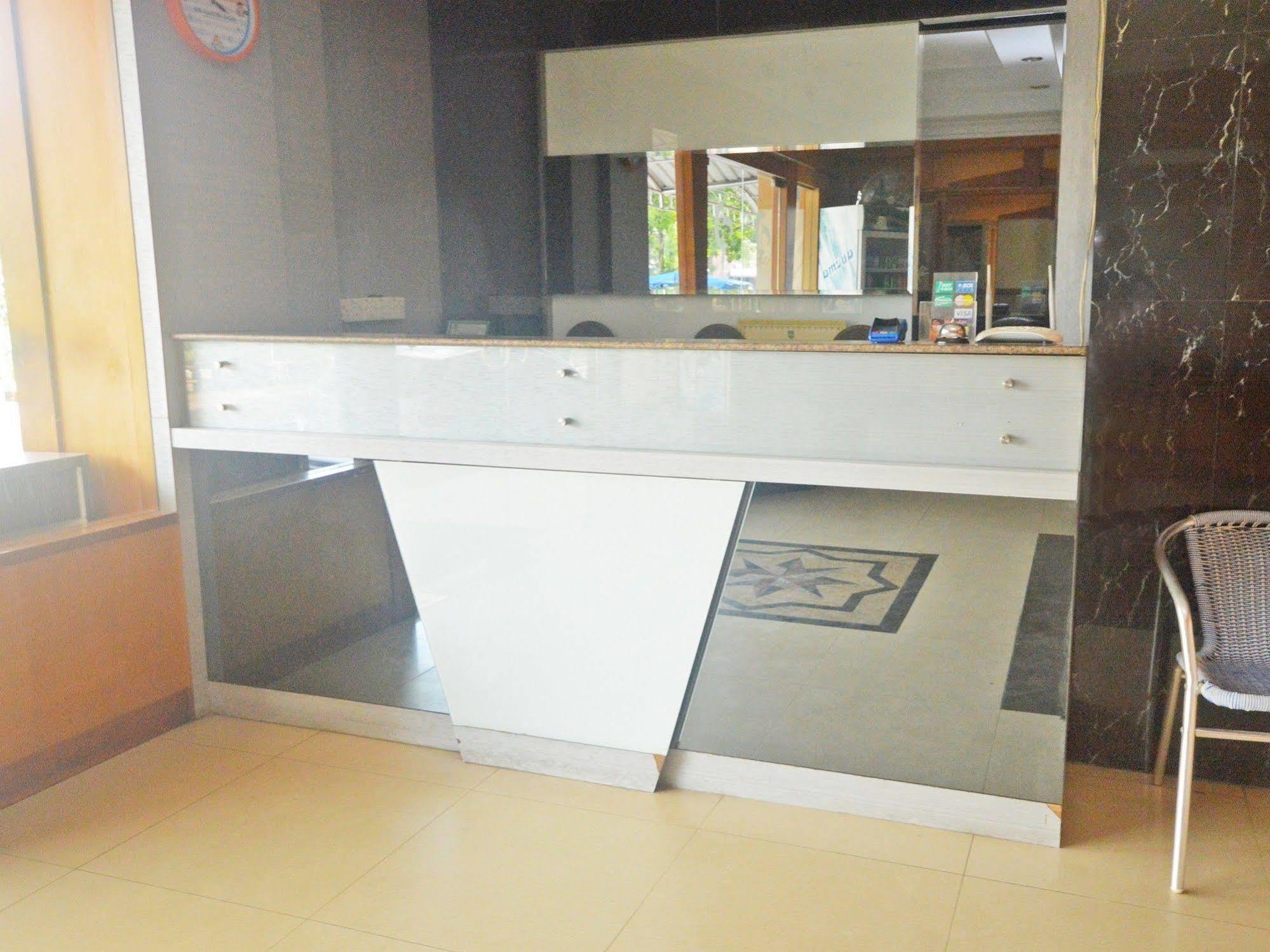 Nida Rooms Nagoya Business Center Batam ภายนอก รูปภาพ